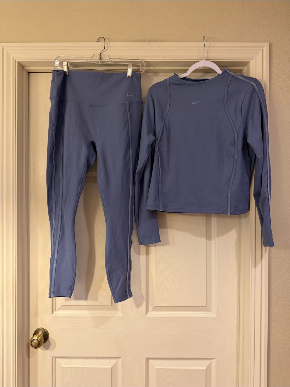 Nike Light Blue Long Sleeve Top and High-Rise Leggings Set Sz XXL.  New. Box45